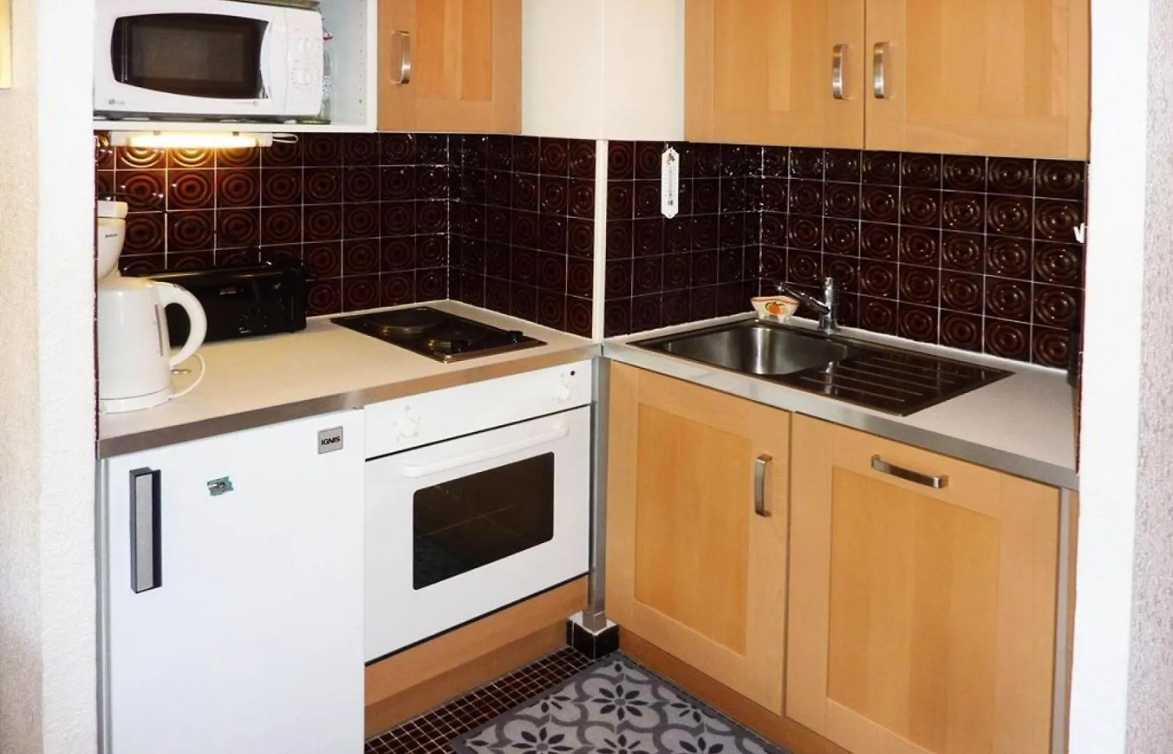 Résidence Le Sunny Snow - Studio pour 4 Personnes 164 Le Melezet 0*,